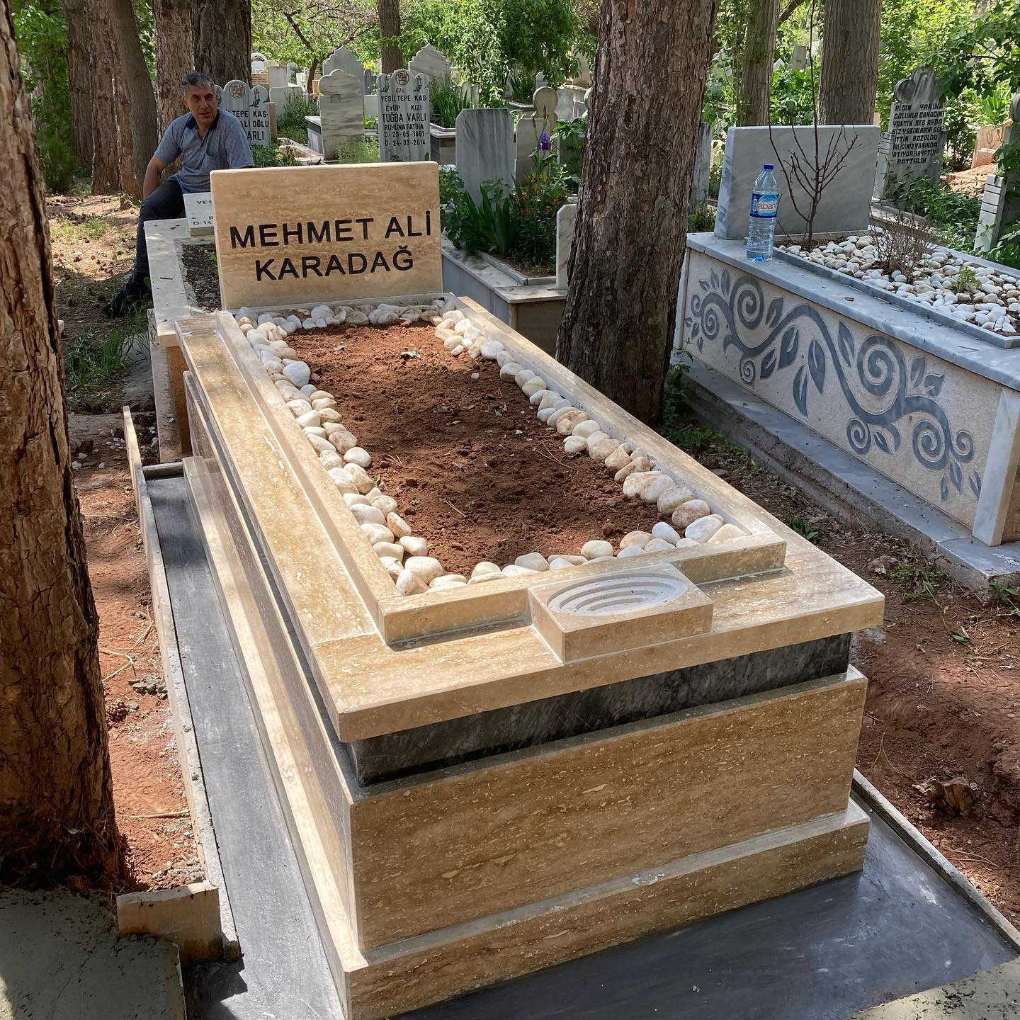 Kalın Traverten Mezar