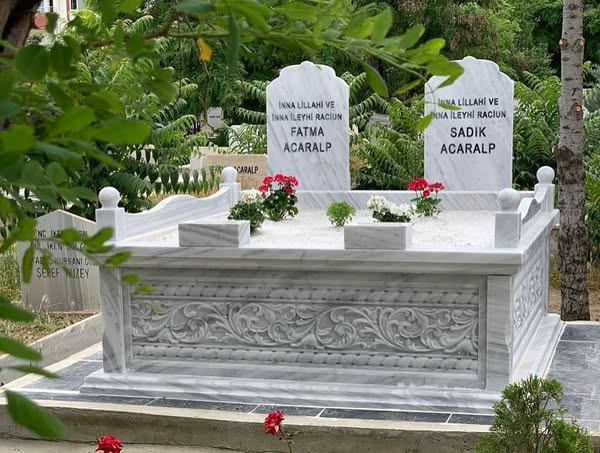 İkili Beyaz Rölyef Mezar